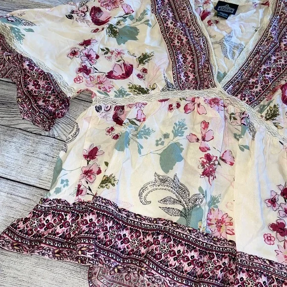 New Angie Top Size Large - Picture 2 of 5